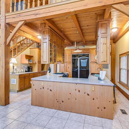 Unique Lakefront Home In Angleton On 32-Acre Lot! Exteriér fotografie