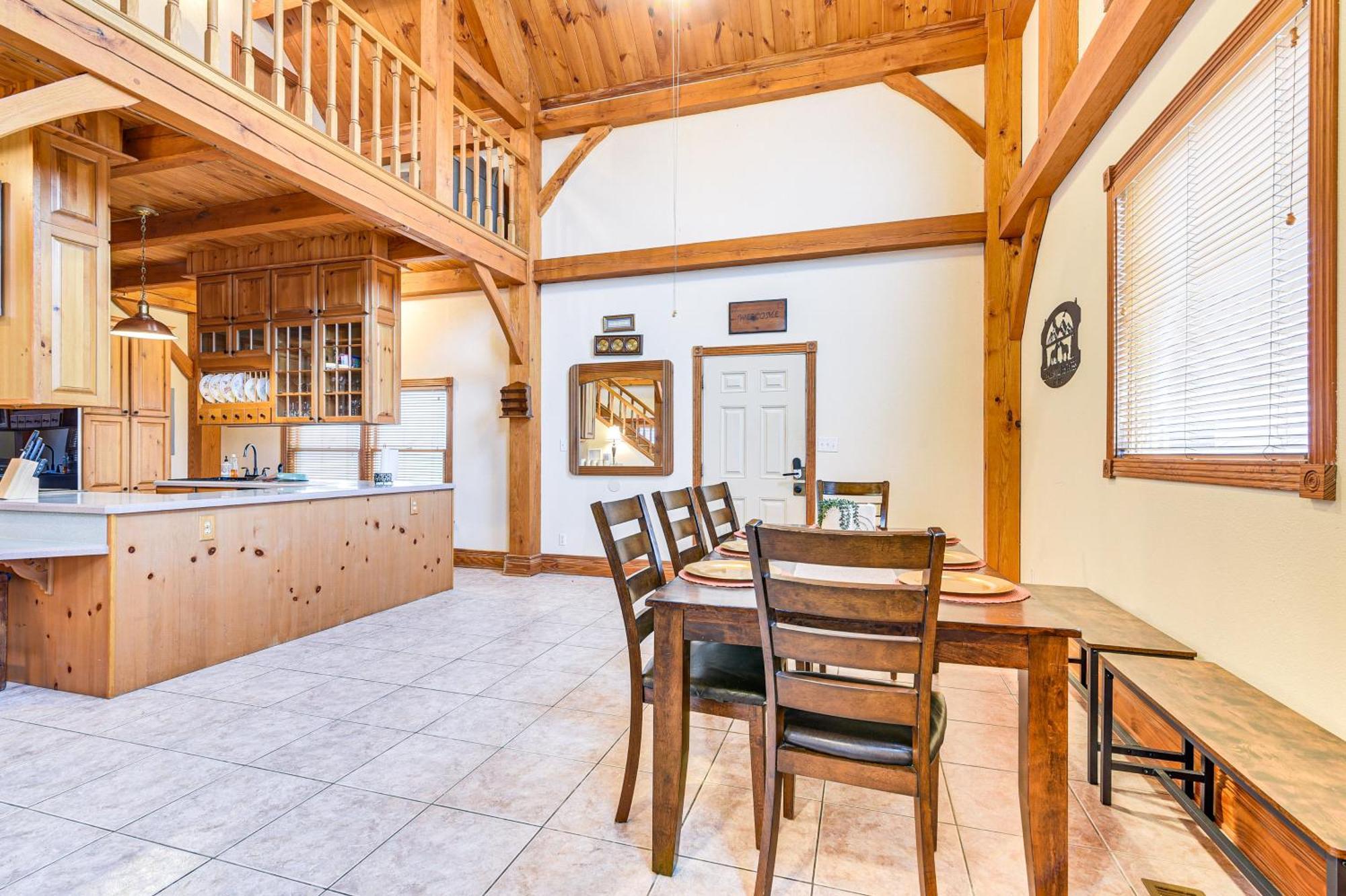 Unique Lakefront Home In Angleton On 32-Acre Lot! Exteriér fotografie